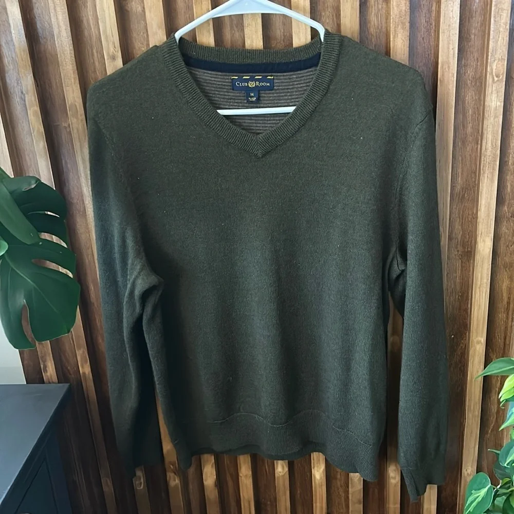 Club Room V neck Merino Wool Blend Forest Green Sweater. Unisex M